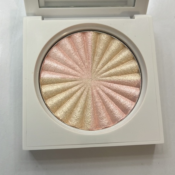 OFRA Other - Ofra x Samantha March Highlighter